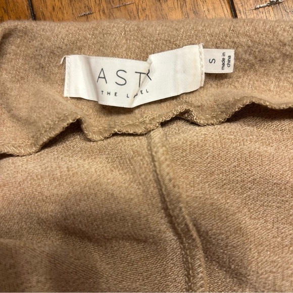 ASTR the Label Khaki Off the Shoulder Asymmetrical Soft Sweater, Size Small - Picture 7 of 8